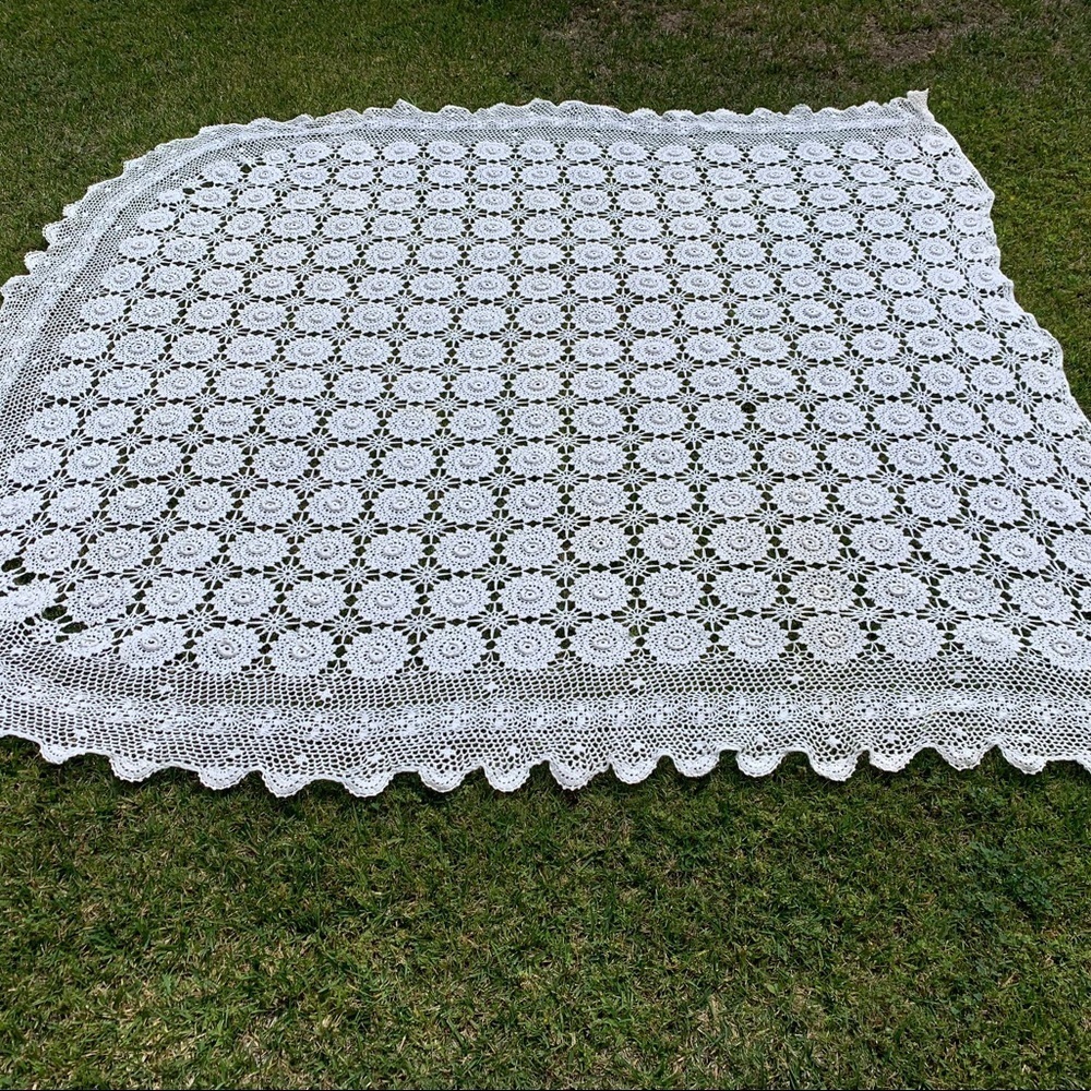 Bedspread - Picture 4 of 9